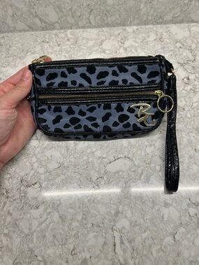 Busch Gardens Signature Black & Gray Leopard Wristlet with Gold Hardware